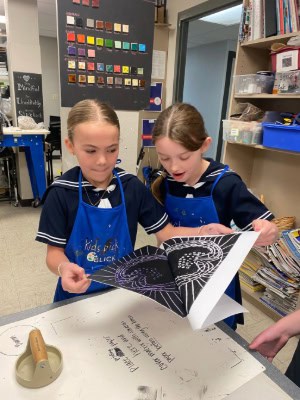 Students in art class at St. Lukes Episcopal School